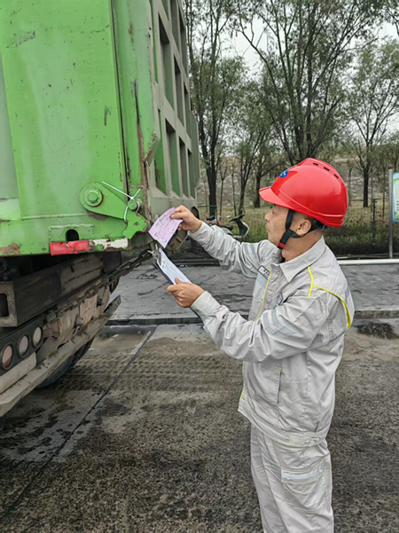 “雙節(jié)”我在崗！淮河物流事業(yè)部業(yè)務員堅守崗位顯擔當